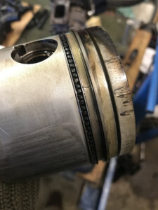 Broken B202 piston